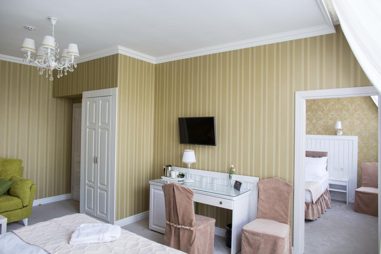 Boutique Hotel Deluxe Kamjanets-Podilskyj Exteriör bild